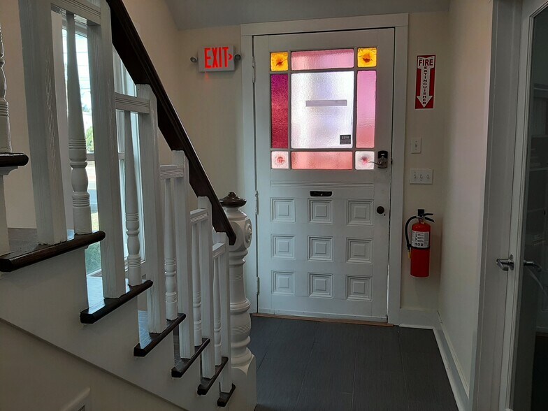 More Photos Of 169 Roanoke Ave, Riverhead Office Residential For Sale