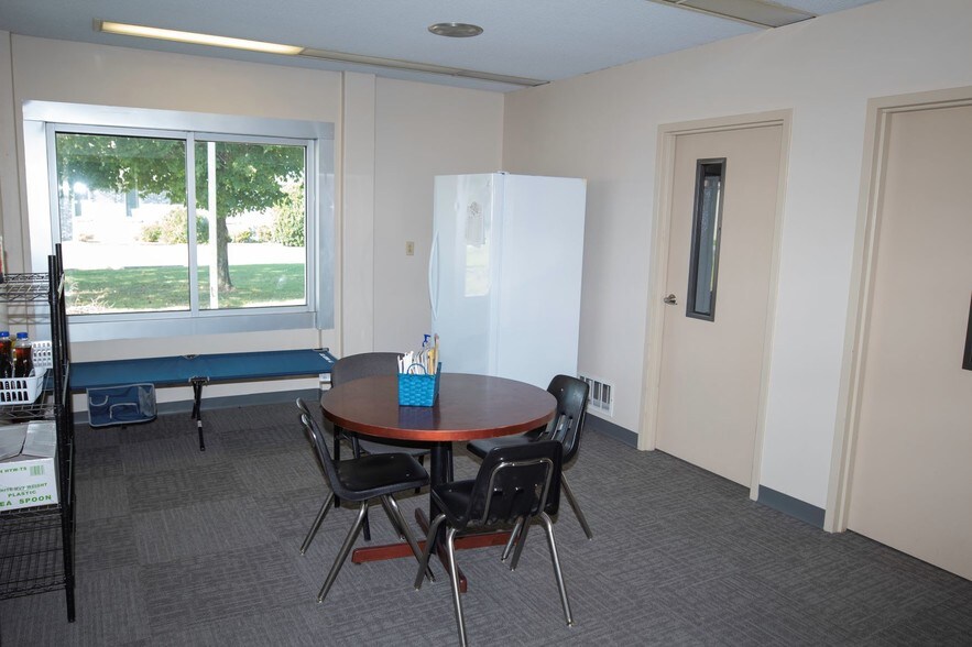 More Photos Of 210 S Kingshighway St, Sikeston Schools For Lease