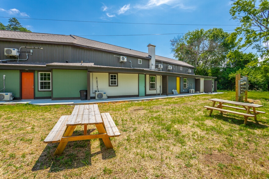 More Photos Of 5640 Highway 41, Jasper Apartments For Sale