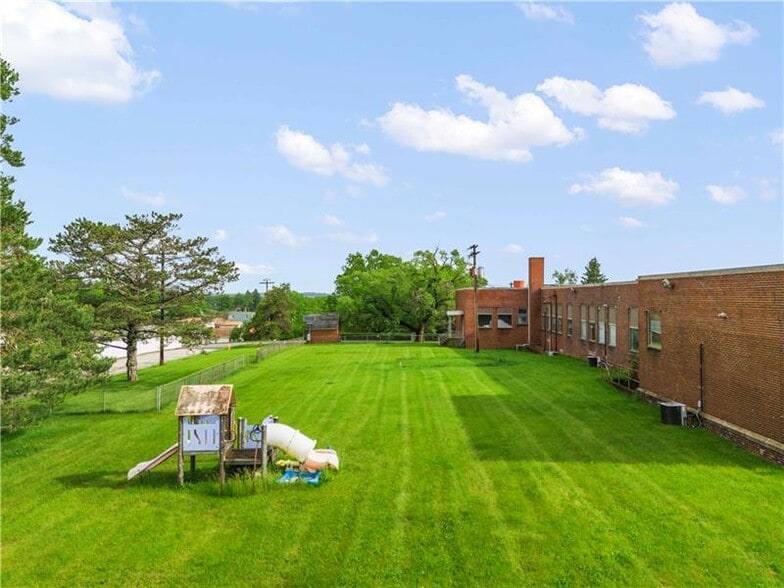 More Photos Of 1530 Hillcrest Ave, Washington Schools For Sale