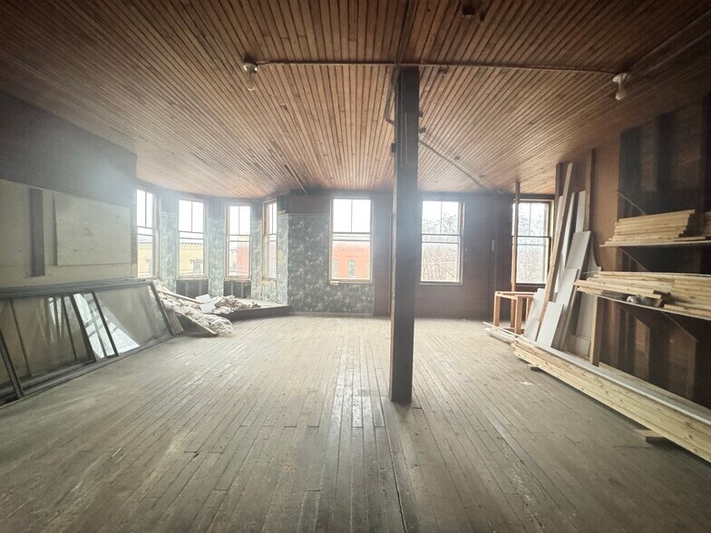 More Photos Of 12-16 S Main St, Jordan General Retail For Sale