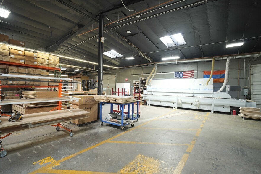 More Photos Of 11921 Sherman Way, North Hollywood Warehouse For Sale