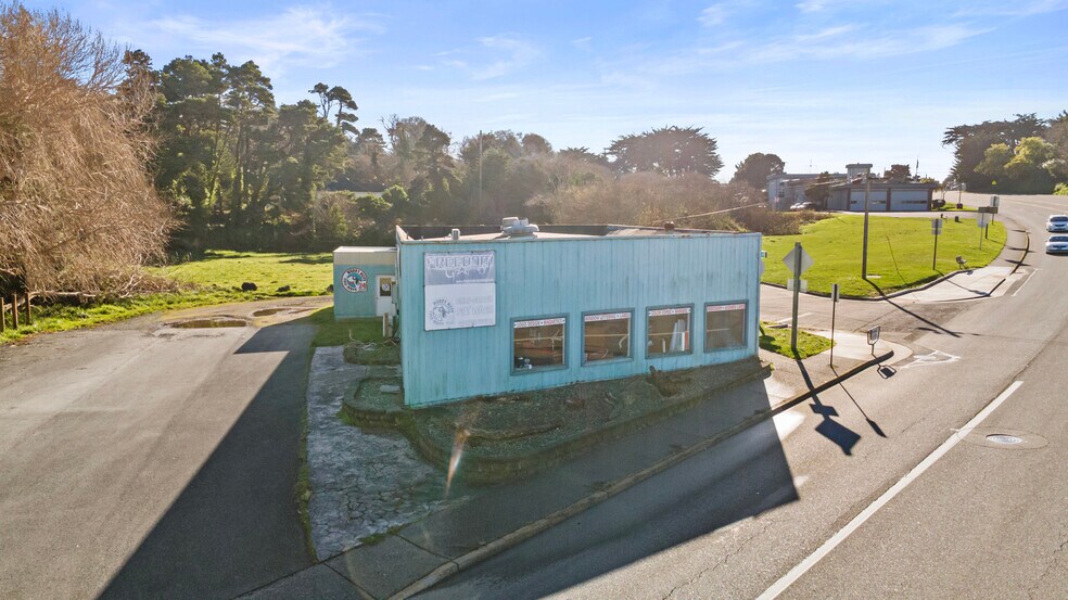 More Photos Of 240 Hwy 101, Bandon Freestanding For Sale