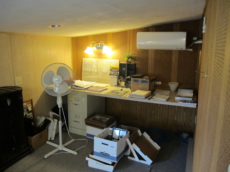 More Photos Of 4056 Marietta Ave, Mount Joy Light Distribution For Lease