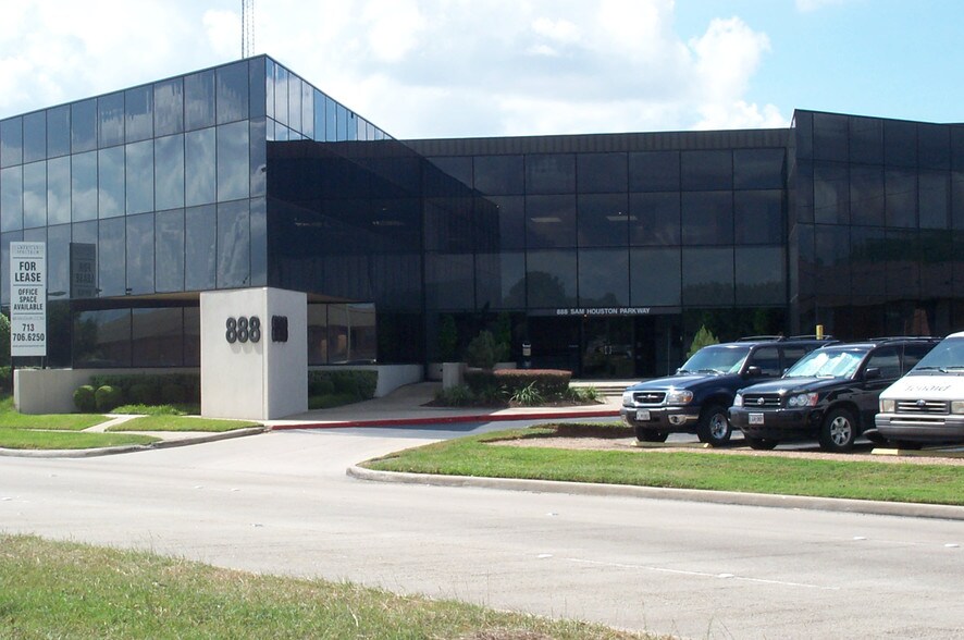 More Photos Of 888 W Sam Houston Pky S, Houston Office For Lease
