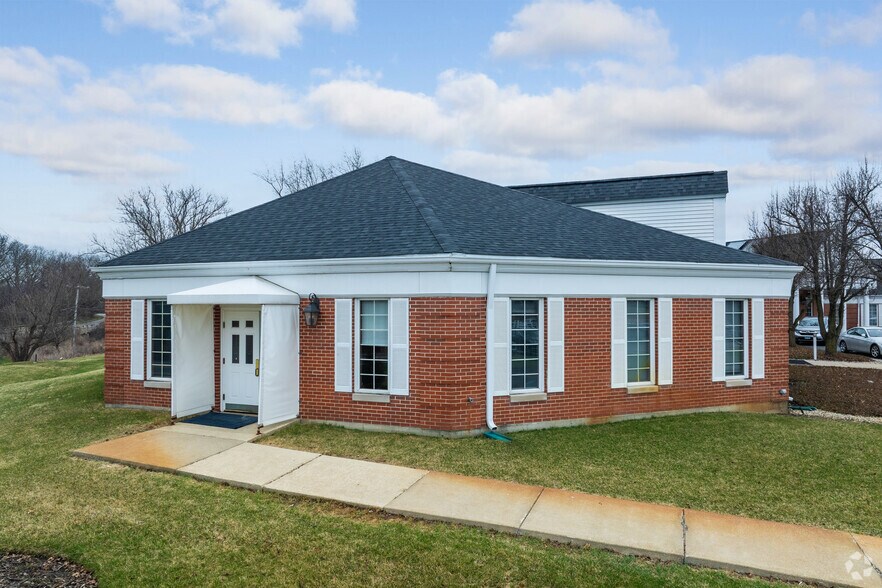 More Photos Of 27401 W Il Route 22, Lake Barrington Medical For Lease