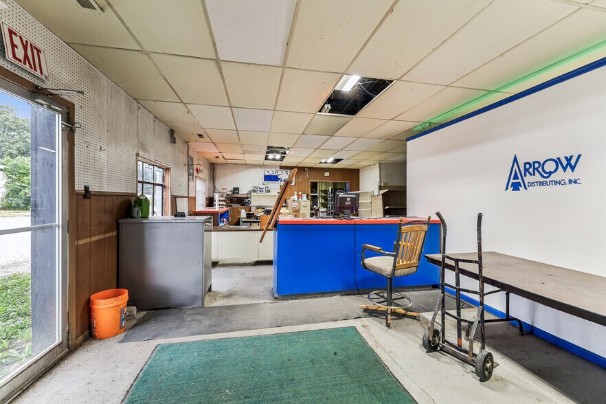 More Photos Of 3939 E 14th St, Des Moines Warehouse For Sale