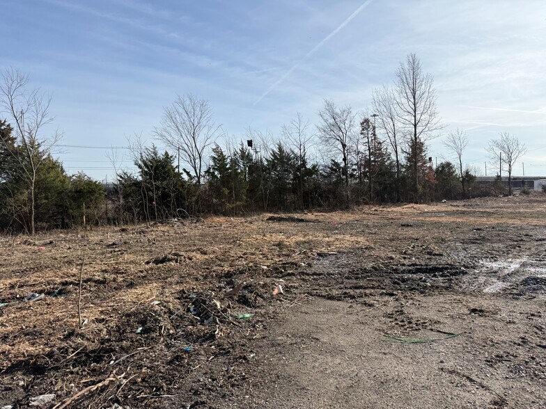 More Photos Of 6702 Enterprise Dr, Louisville Land For Lease