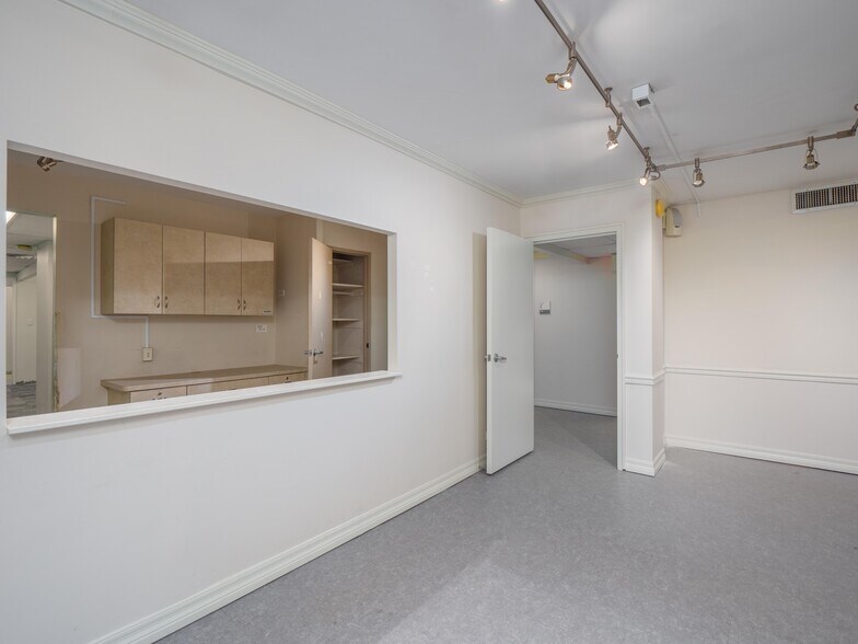 More Photos Of 333 E 34th St, New York Apartments For Sale