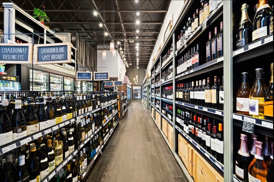 More Photos Of 5650 Dunbar St, Vancouver Storefront For Sale