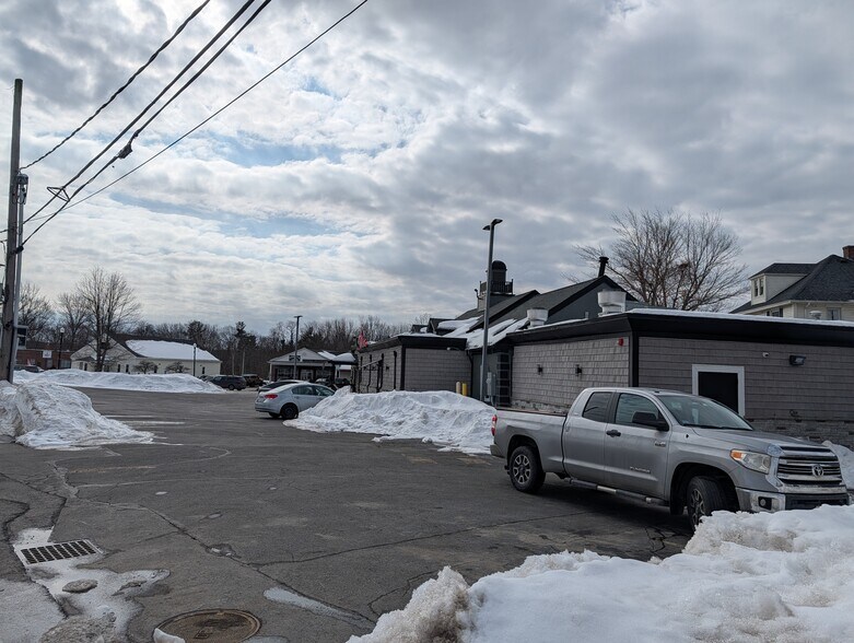 More Photos Of 1062 Main St, Holden Restaurant For Sale