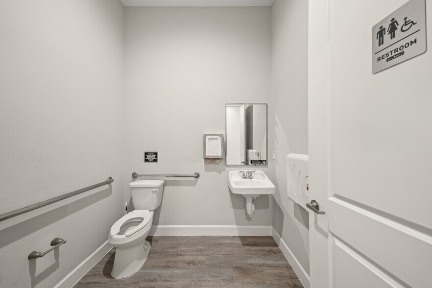 More Photos Of 4220 Cartwright Rd, Missouri City Medical For Lease