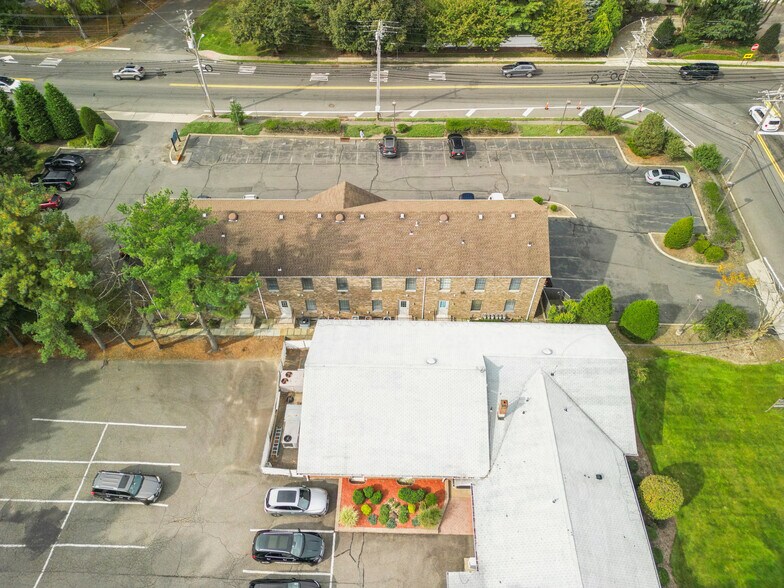 More Photos Of 800 Wyckoff Ave, Wyckoff Office For Sale