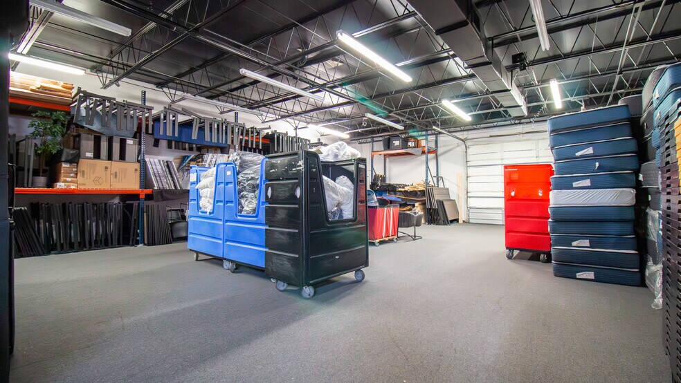 More Photos Of 1603-1605 Sunshine Dr, Clearwater Warehouse For Lease