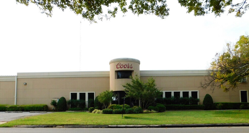 More Photos Of 720 SW F Ave, Lawton Manufacturing For Sale