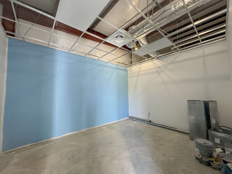 More Photos Of 369 Enterprise Dr, Batesville Industrial For Sale