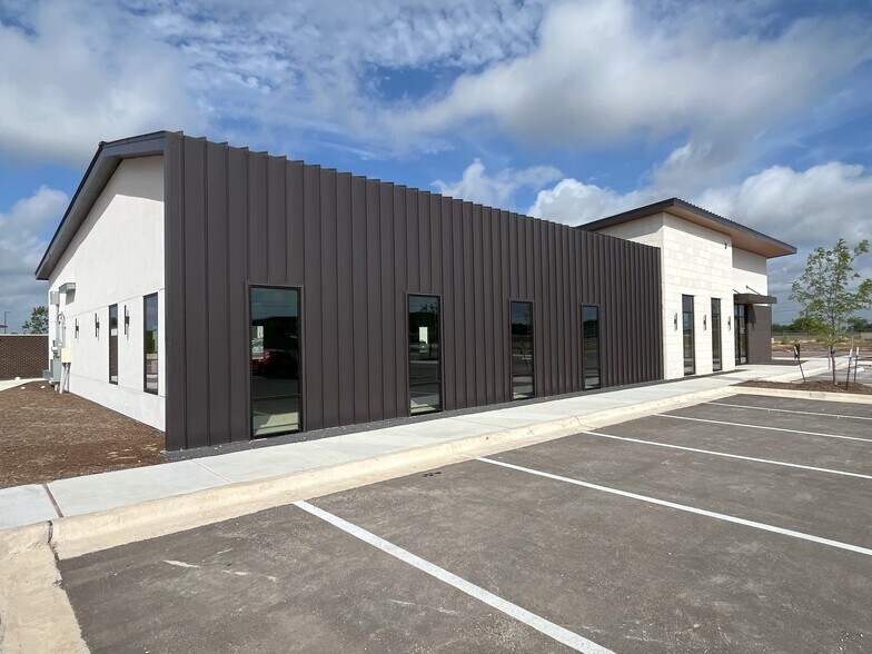 More Photos Of 10861 183A Toll Rd, Leander Medical For Sale