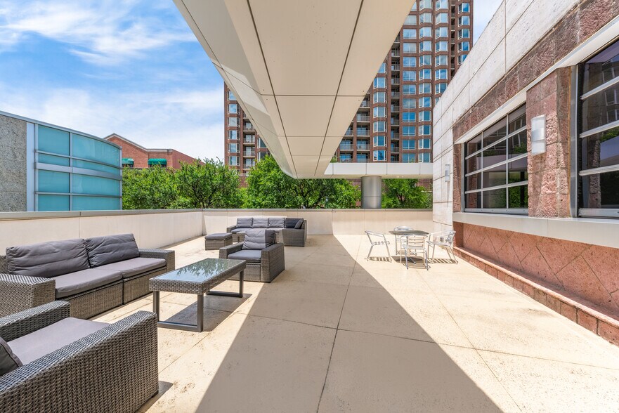 More Photos Of 3232 McKinney Ave, Dallas Office For Lease