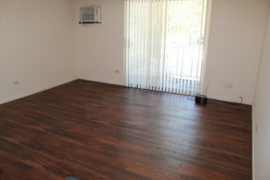 More Photos Of 4300 Lindenwood Dr, Matteson Apartments For Sale