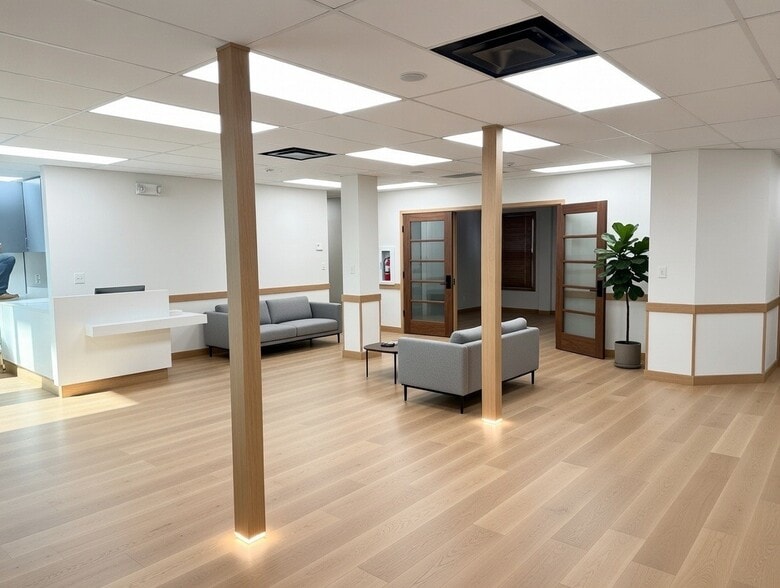 More Photos Of 13930 Gold Cir, Omaha Office For Lease