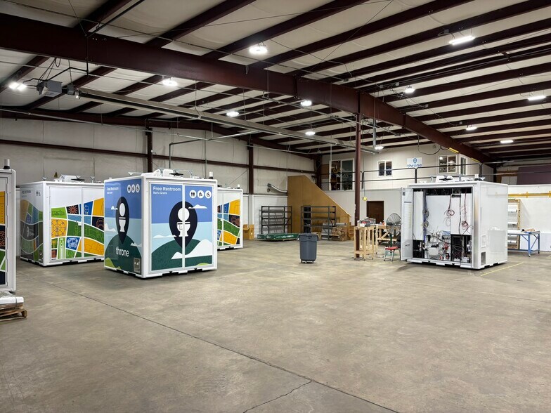 More Photos Of 2772 Faith Ave, Elkhart Light Manufacturing For Sale