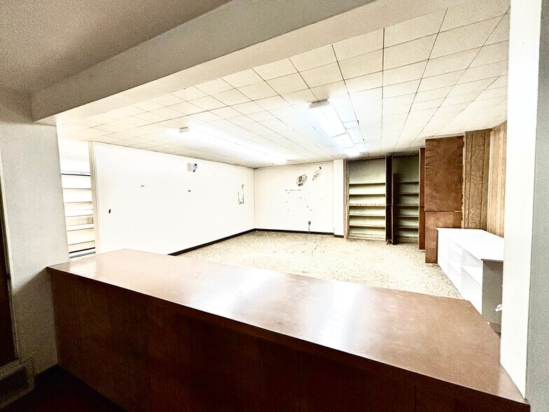 More Photos Of 1012 Commercial St NE, Salem Freestanding For Lease