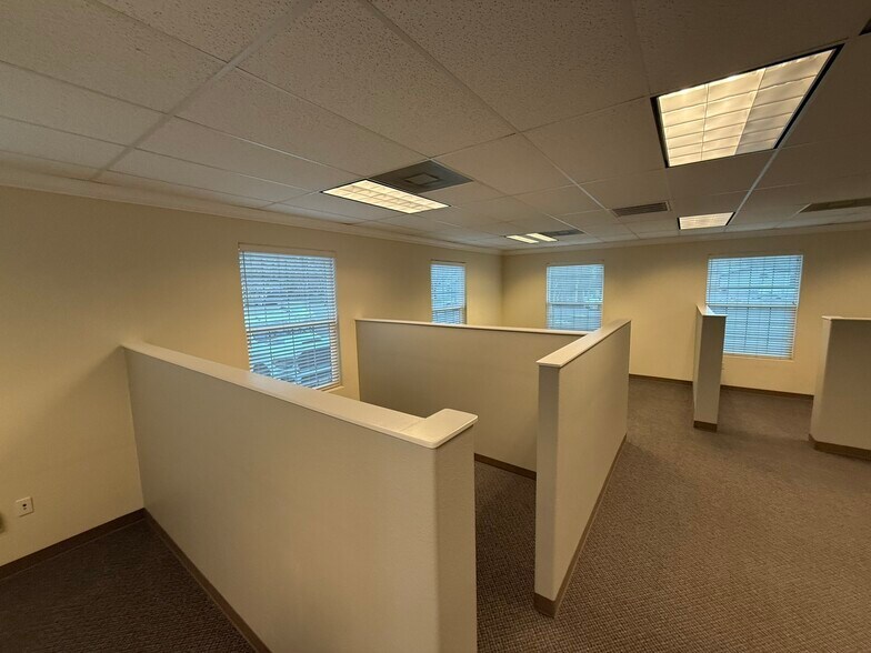 More Photos Of 1405 Victor Ave, Redding Office For Lease