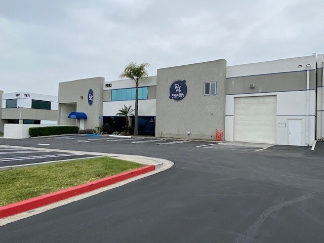 More Photos Of 17892- B Gothard St, Huntington Beach Manufacturing For Lease