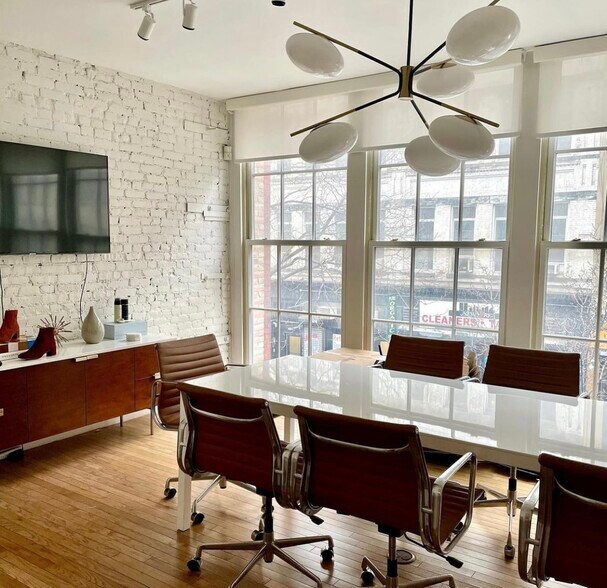 More Photos Of 111 W 17th St, New York Storefront Retail Office For Lease