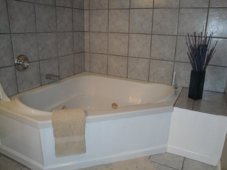 More Photos Of 555 N 4th St, Saint Louis Apartments For Sale