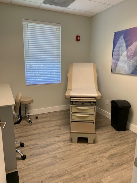 More Photos Of 2731 Executive Park Dr, Weston Medical For Lease