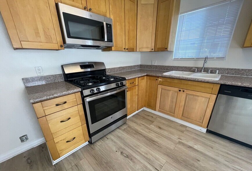 More Photos Of 8837 Tilden Ave, Panorama City Multifamily For Sale