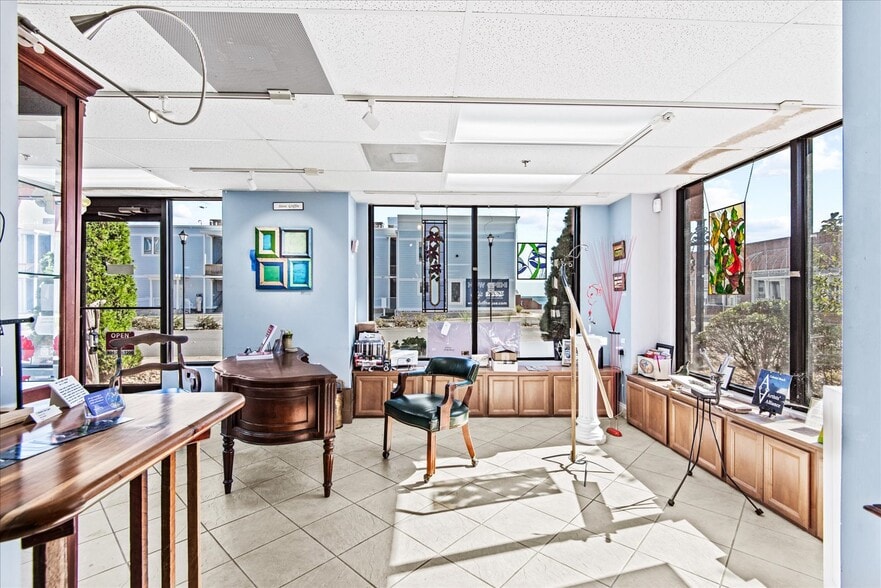 More Photos Of 100 Taylor St, Colonial Beach Storefront Retail Office For Sale