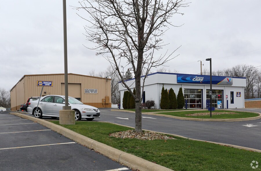 More Photos Of 4877 Mahoning Ave, Warren Auto Repair For Lease