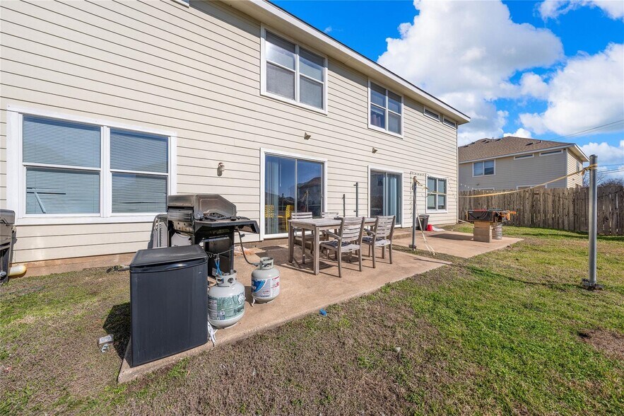 More Photos Of 2537 S 3rd St, Waco Apartments For Sale
