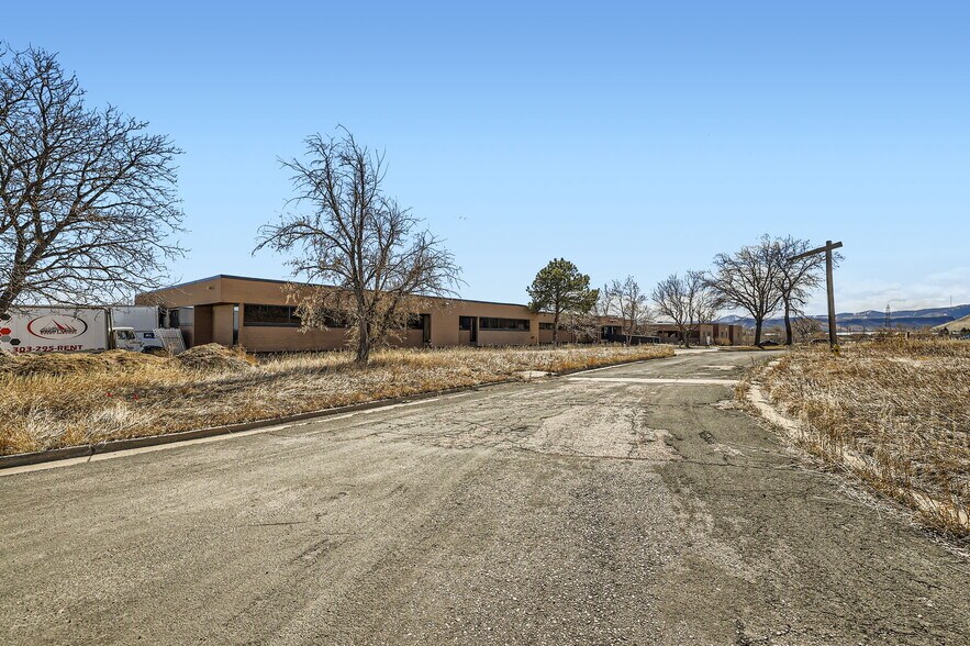 More Photos Of 5932-5934 McIntyre St, Golden Light Manufacturing For Sale