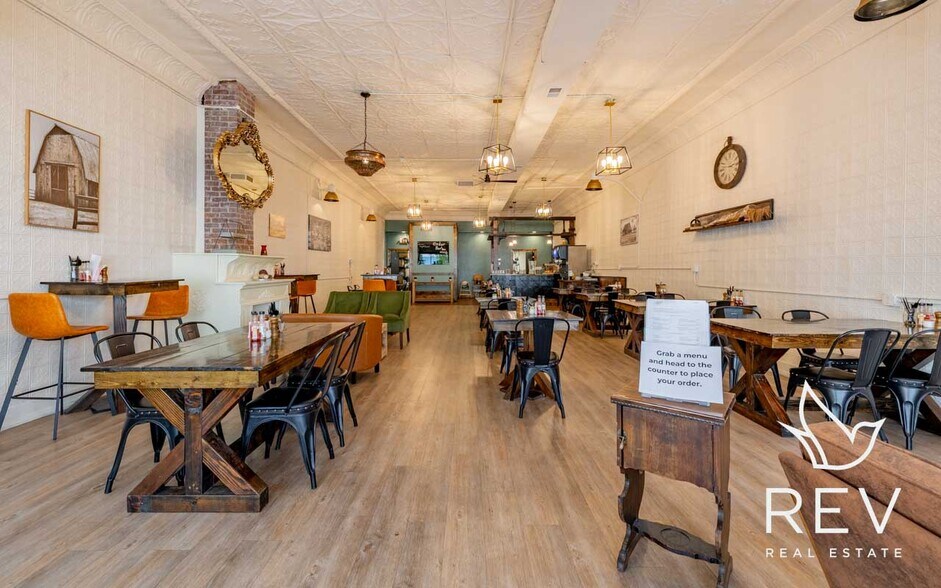 More Photos Of 117 S Bent St, Powell General Retail For Sale