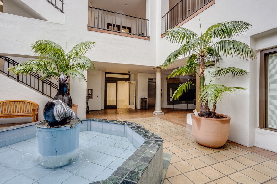 More Photos Of 725 Arizona Ave, Santa Monica Loft Creative Space For Lease