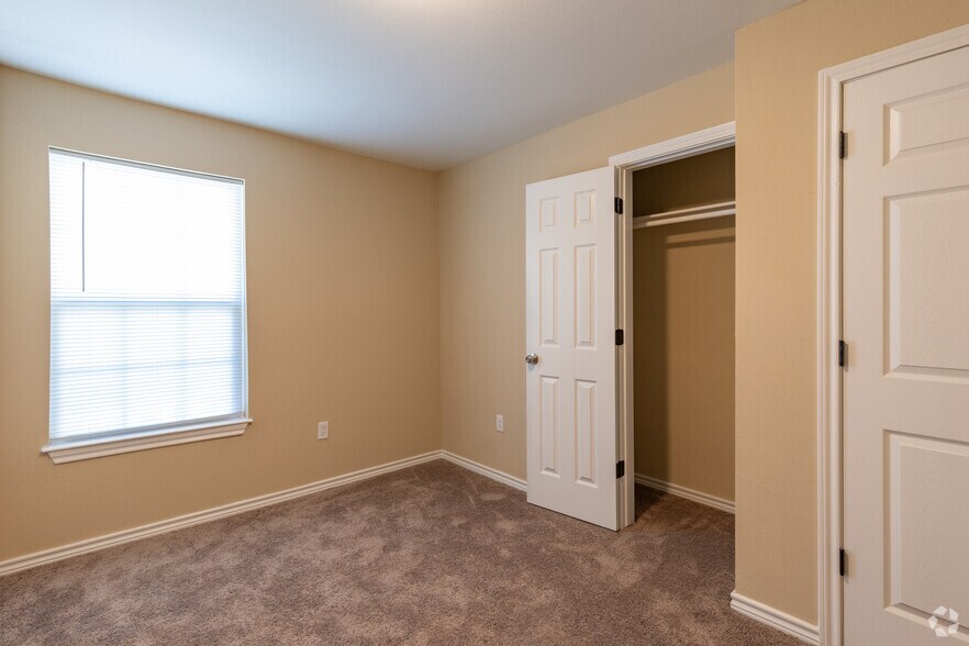 More Photos Of 475 S Denver St, Vidor Apartments For Sale