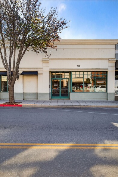 More Photos Of 948 E Main St, Santa Paula Bank For Sale