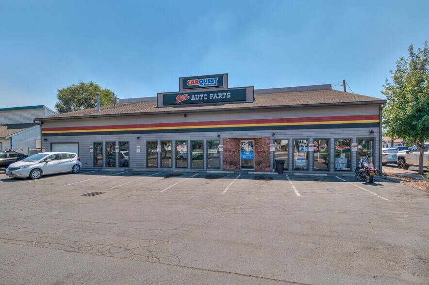 More Photos Of , Redmond General Retail For Sale