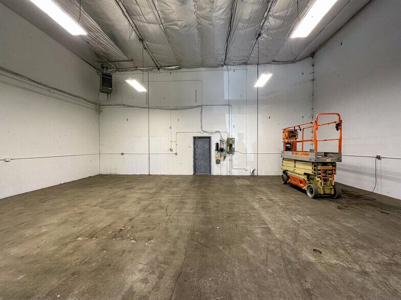 More Photos Of 11324 Mukilteo Speedway, Mukilteo Warehouse For Lease