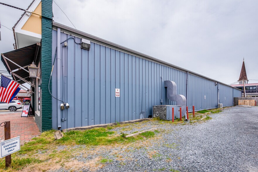 More Photos Of 100 N Talbot St, Saint Michaels Storefront For Sale