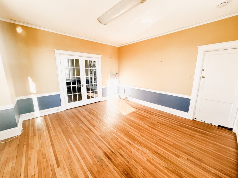 More Photos Of 2414 Memorial Ave, Lynchburg Office For Lease