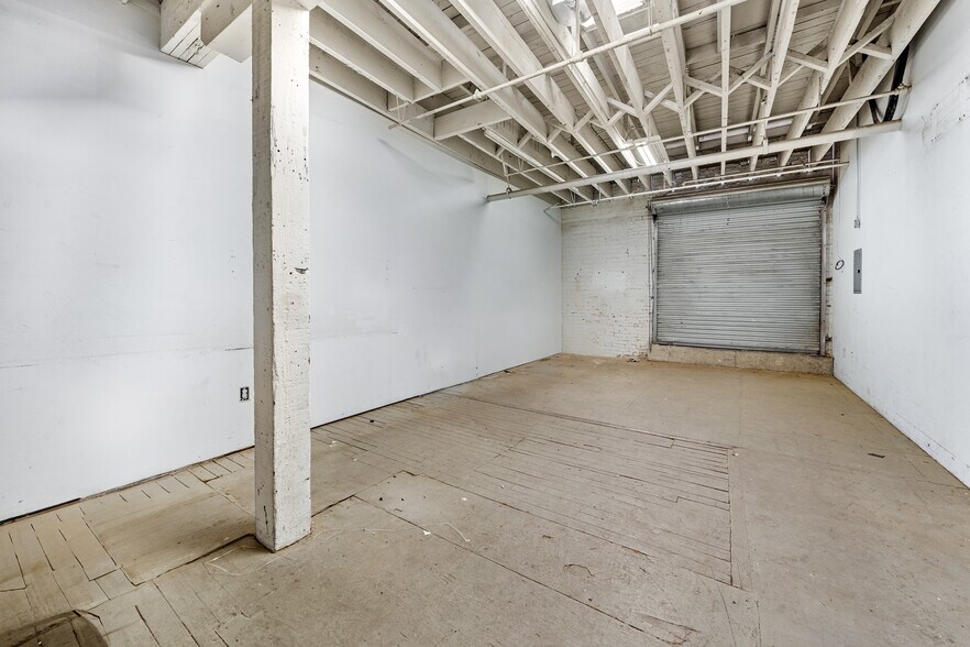 More Photos Of 119 W 36th Pl, Los Angeles Flex For Lease