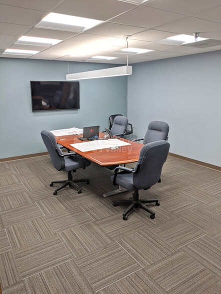 More Photos Of 9177 Dutton Dr, Twinsburg Light Distribution For Lease