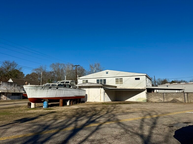 More Photos Of 306 Upper Kingston Rd, Prattville Industrial For Sale