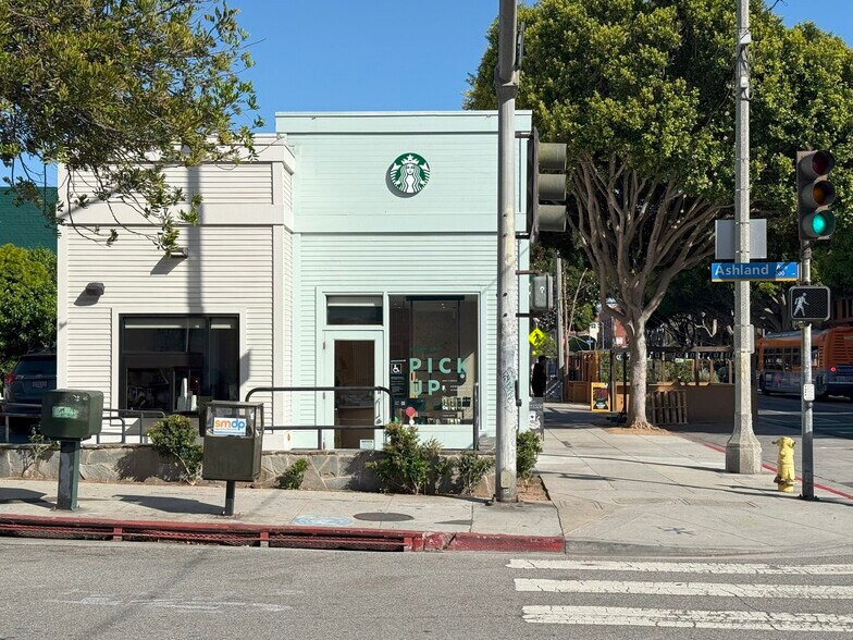 More Photos Of 2823-211 Main St, Santa Monica Loft Creative Space For Lease