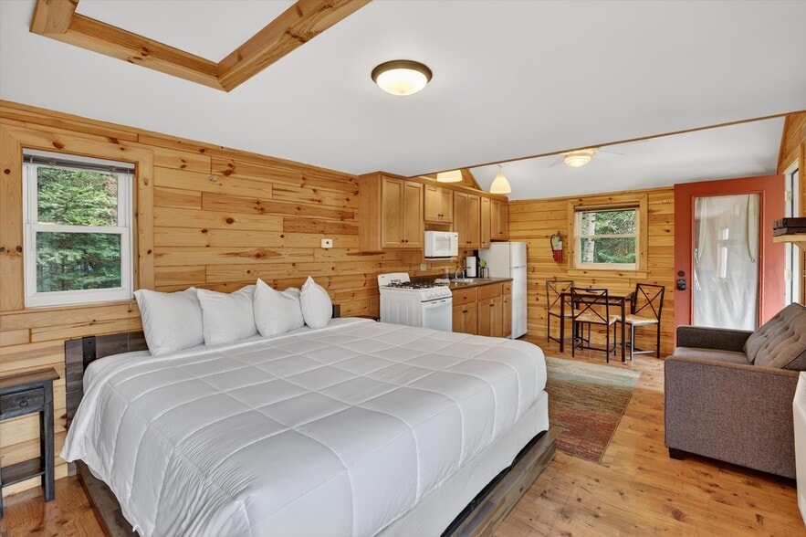 More Photos Of 10935 Linger Longer Rd, Grayling Hospitality For Sale
