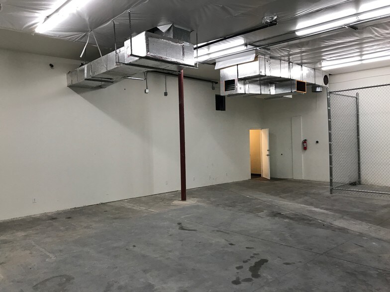 More Photos Of 2712 S 3600 W, Salt Lake City Showroom For Lease
